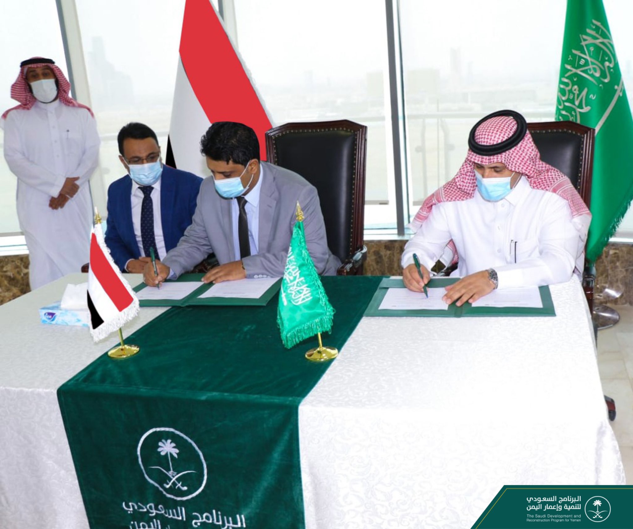 السعودية واليمن توقعان اتفاقية توريد مشتقات نفطية لتشغيل أكثر من 80 محطة كهربائية