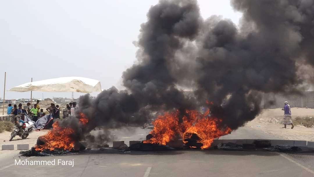تصاعد الغضب غربي اليمن عقب مقتل “بائع سمك” برصاص “القوات المشتركة”