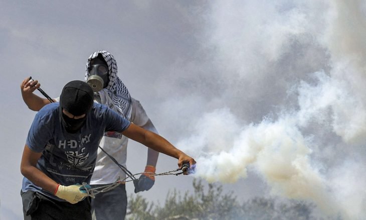 بالونات حارقة من قطاع غزة تشعل الحرائق في إسرائيل