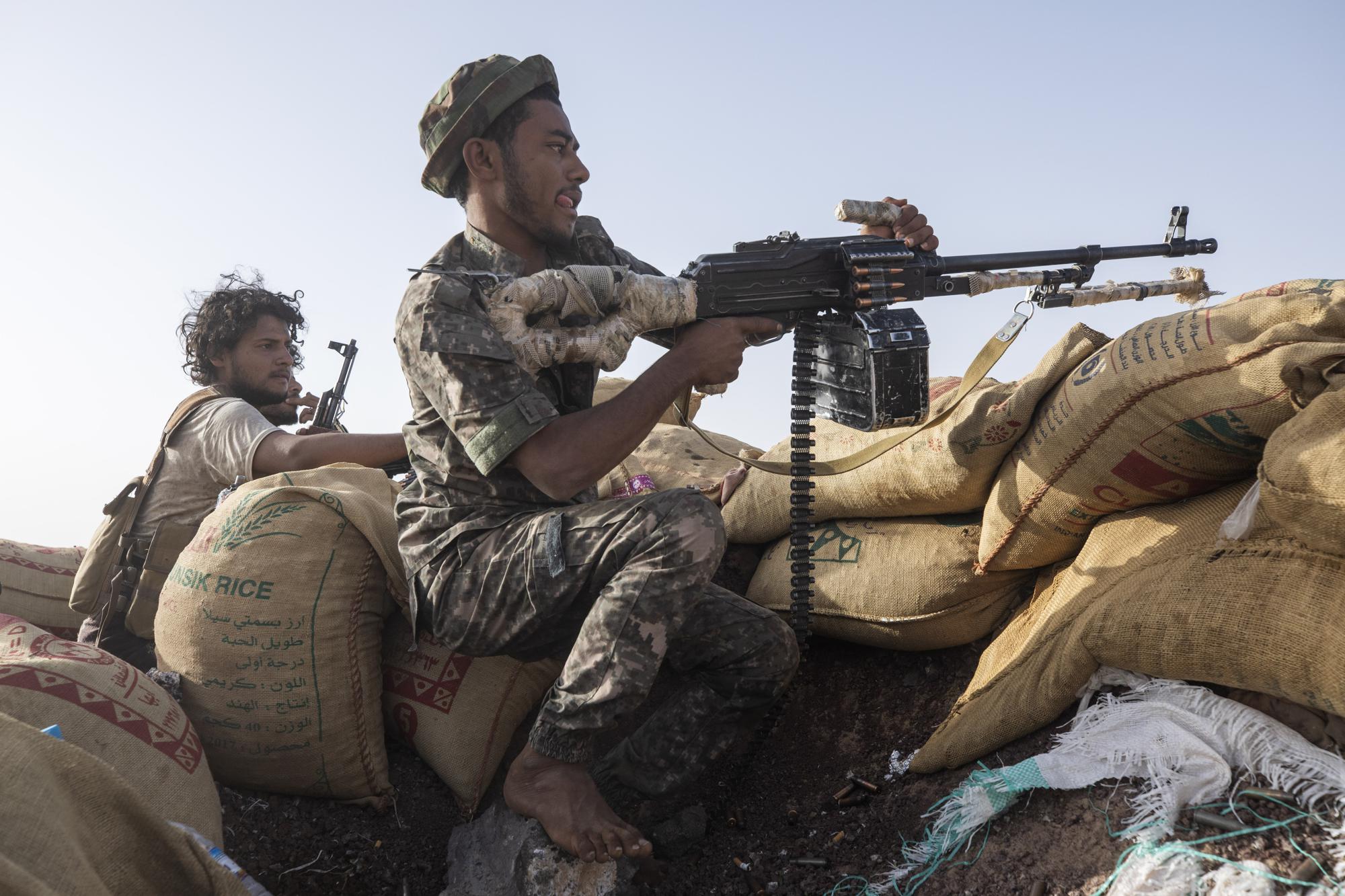 الجيش اليمني يشن هجوماً معاكساً على مناطق الحوثيين غربي مأرب