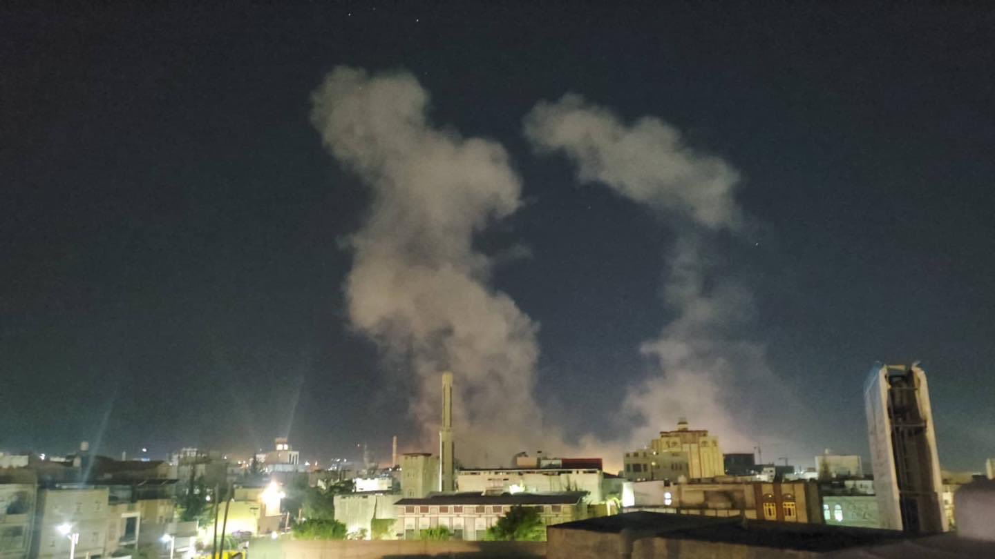 20 غارة جوية خلال ساعات في صنعاء وذمار والحديدة