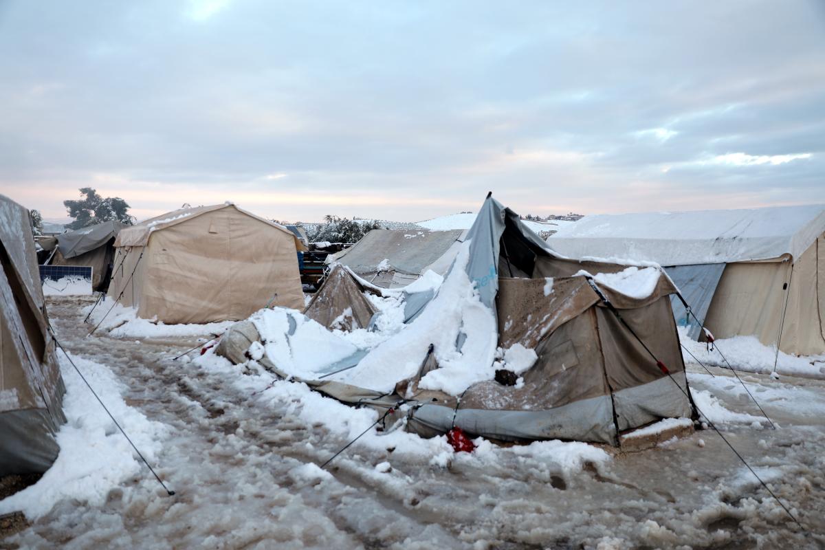 أكثر من 1.5 مليون نازح شمال سوريا يواجهون كارثة جديدة نتيجة العواصف الثلجية