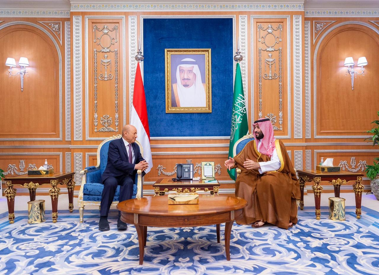 رئيس المجلس الرئاسي اليمني في الرياض لبحث استيعاب التمويلات السعودية