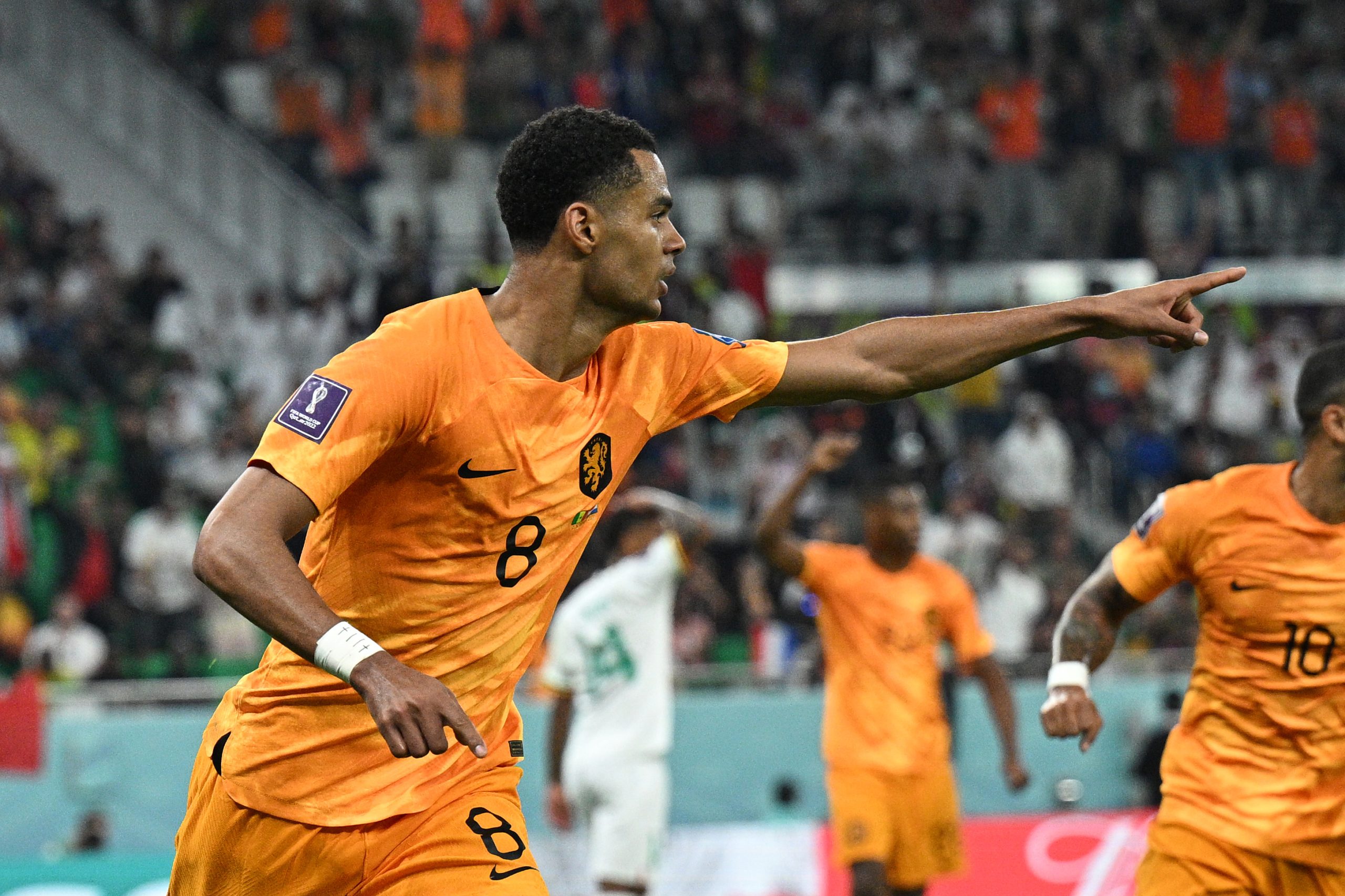 إنجلترا تفجع إيران بسداسية وانتصار مثير للطواحين الهولندية على السنغال