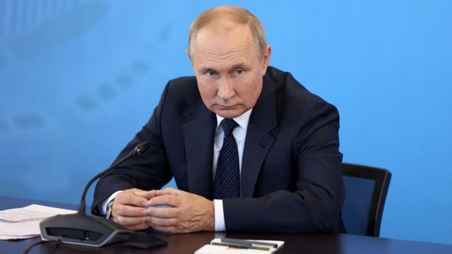 بوتين يعلن اعتزام روسيا نشر أسلحة نووية تكتيكية في بيلاروسيا