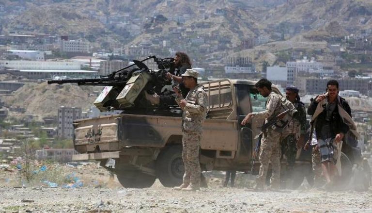 تحصينات جديدة للحوثيين واستحداث معسكر تدريبي شمالي تعز