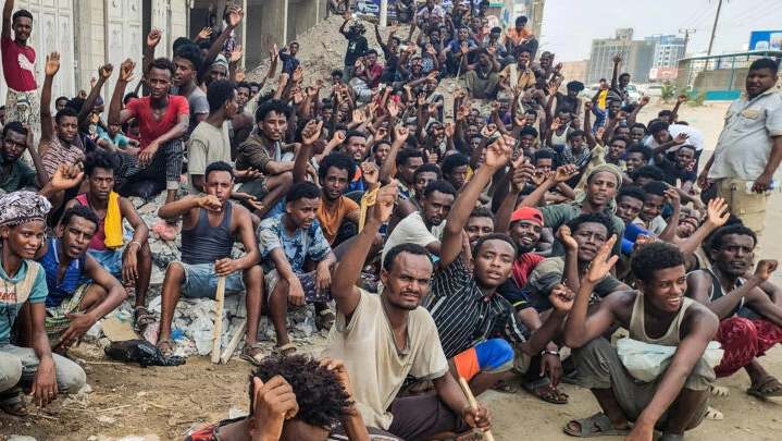 مهاجرون من إقليم أمهرة الإثيوبي يتظاهرون في عدن في جنوب اليمن في 7 أيلول/سبتمبر 2023 احتجاجًا على تريد الأوضاع المعيشية ومطالبين بإعادتهم إلى وطنهم (ا ف ب)