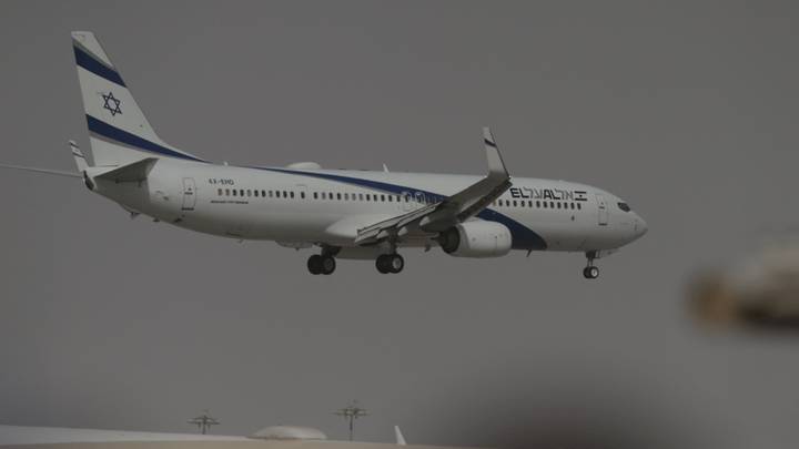 هآرتس: سلطنة عُمان تُلغي اتفاقية مع الاحتلال الإسرائيلي كانت تسمح بمرور طائراته عبر أجوائها