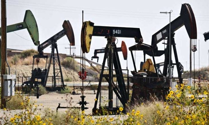 أسعار النفط تصعد مع تنامي شهية المخاطرة لدى المستثمرين