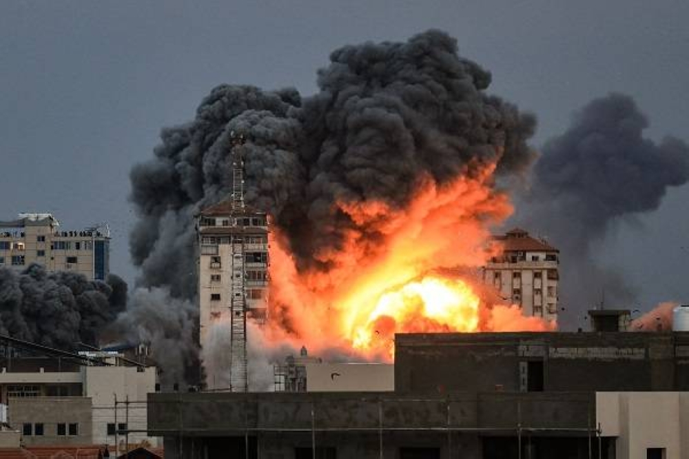 داخلية غزة تحذّر من كارثة بيئية جراء وجود ألف جثمان تحت الأنقاض