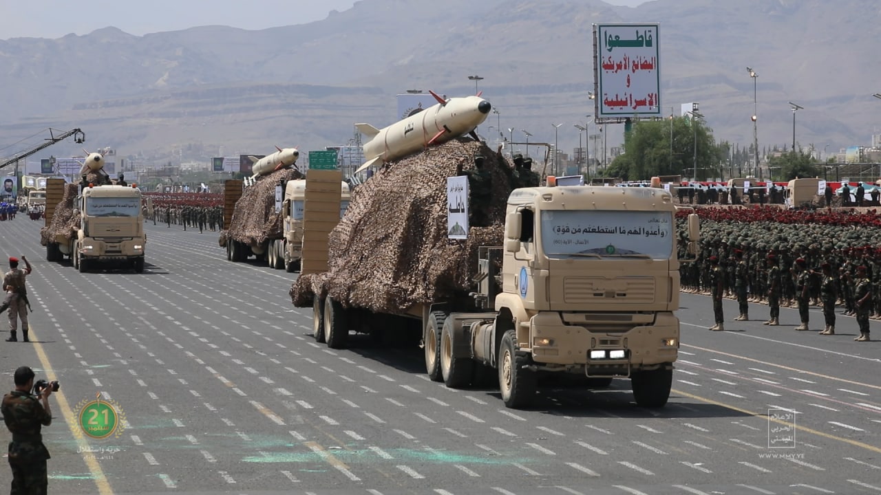 الحوثيون يطلقون صواريخ باليستية جهة البحر الأحمر