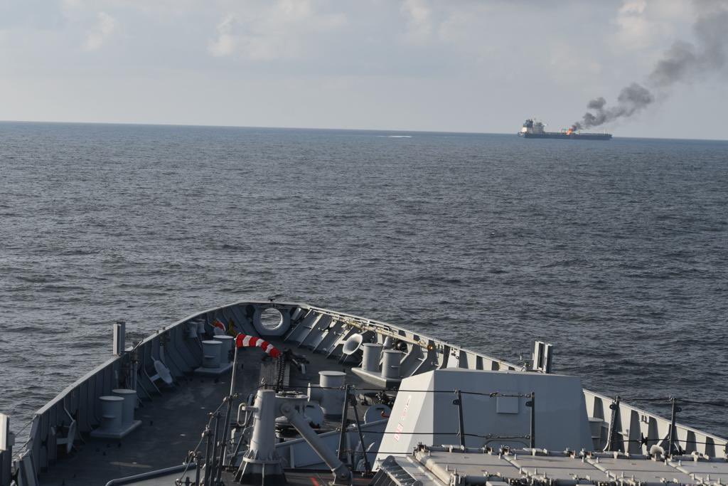 تعرض سفينة تجارية أمريكية إلى هجوم قرب سواحل عدن وتعرضها لأضرار