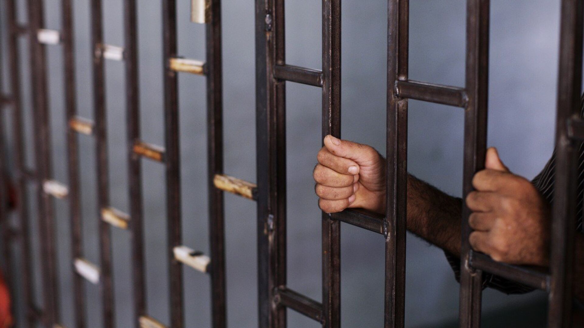 العفو الدولية: يجب على الحوثي إطلاق سراح القاضي قطران المعتقل تعسفيا