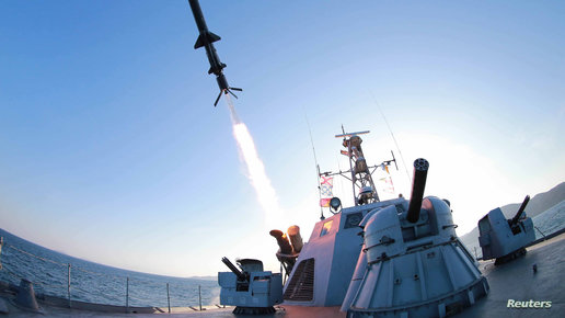 كوريا الشمالية تطلق صواريخ كروز عديدة قبالة سواحلها الشرقية