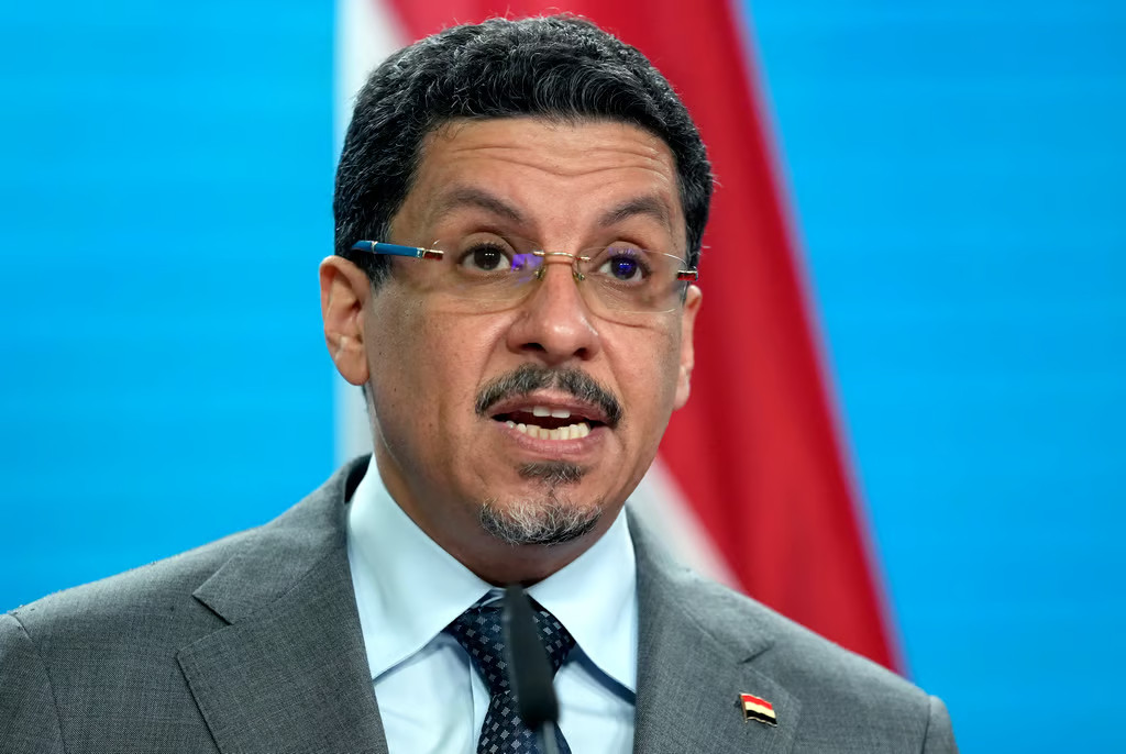 وزير الخارجية اليمني: أمريكا وأوروبا تجاهلت التحذيرات بشأن الحوثيين لمغازلة إيران