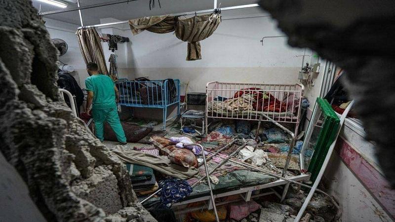 الاحتلال الإسرائيلي يحول مجمع ناصر الطبي بخان يونس إلى ثكنة عسكرية