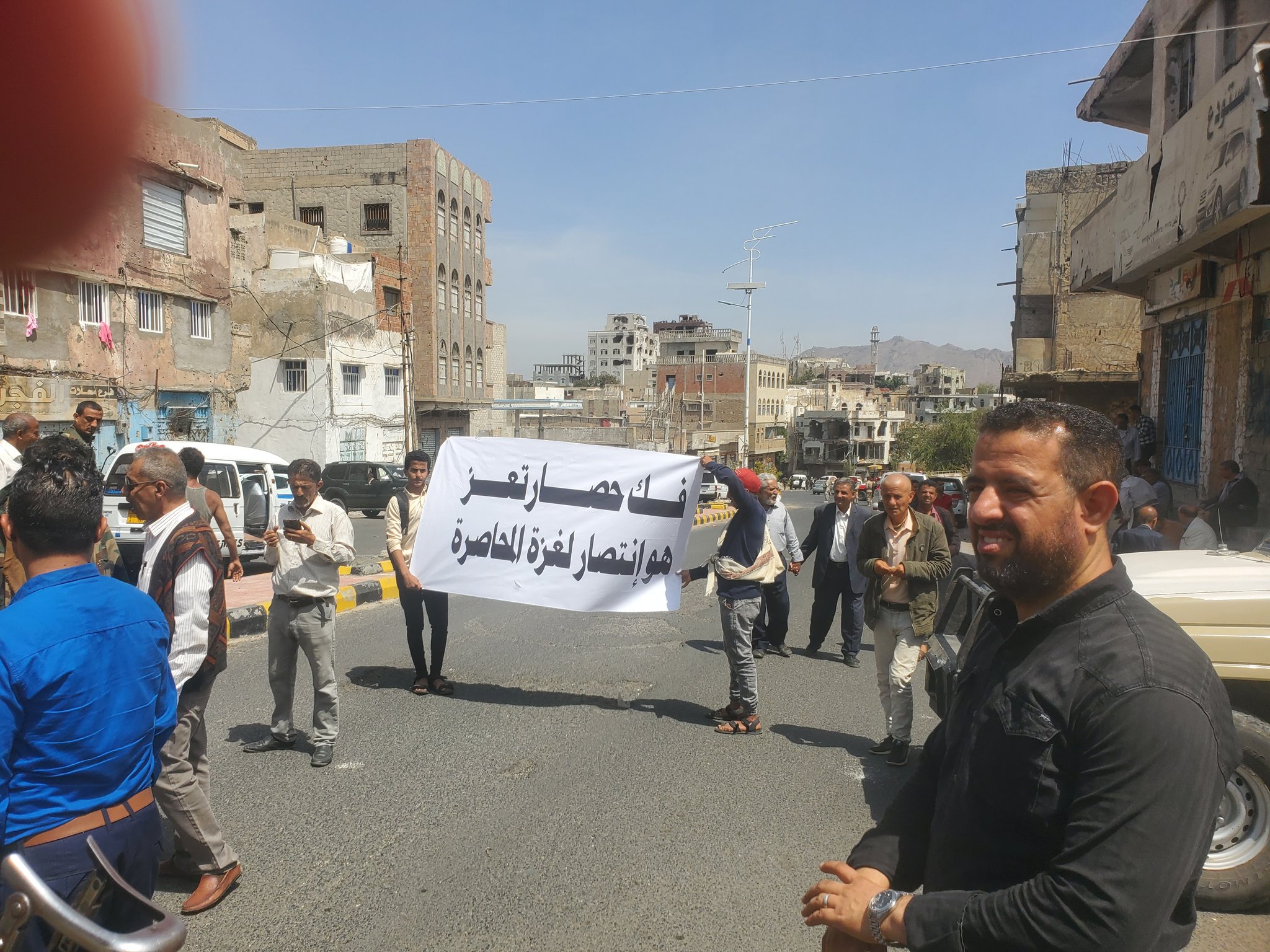 بعد طريق “مأرب- صنعاء”.. الحكومة اليمنية تفتح طريق جديد في تعز من جانب واحد