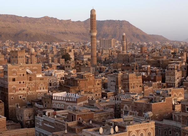 مركز حقوقي: منع جماعة الحوثي لإقامة صلاة التراويح اعتداء على الحرية الدينية