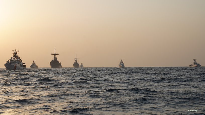 وكالة: سفن حربية روسية تدخل البحر الأحمر