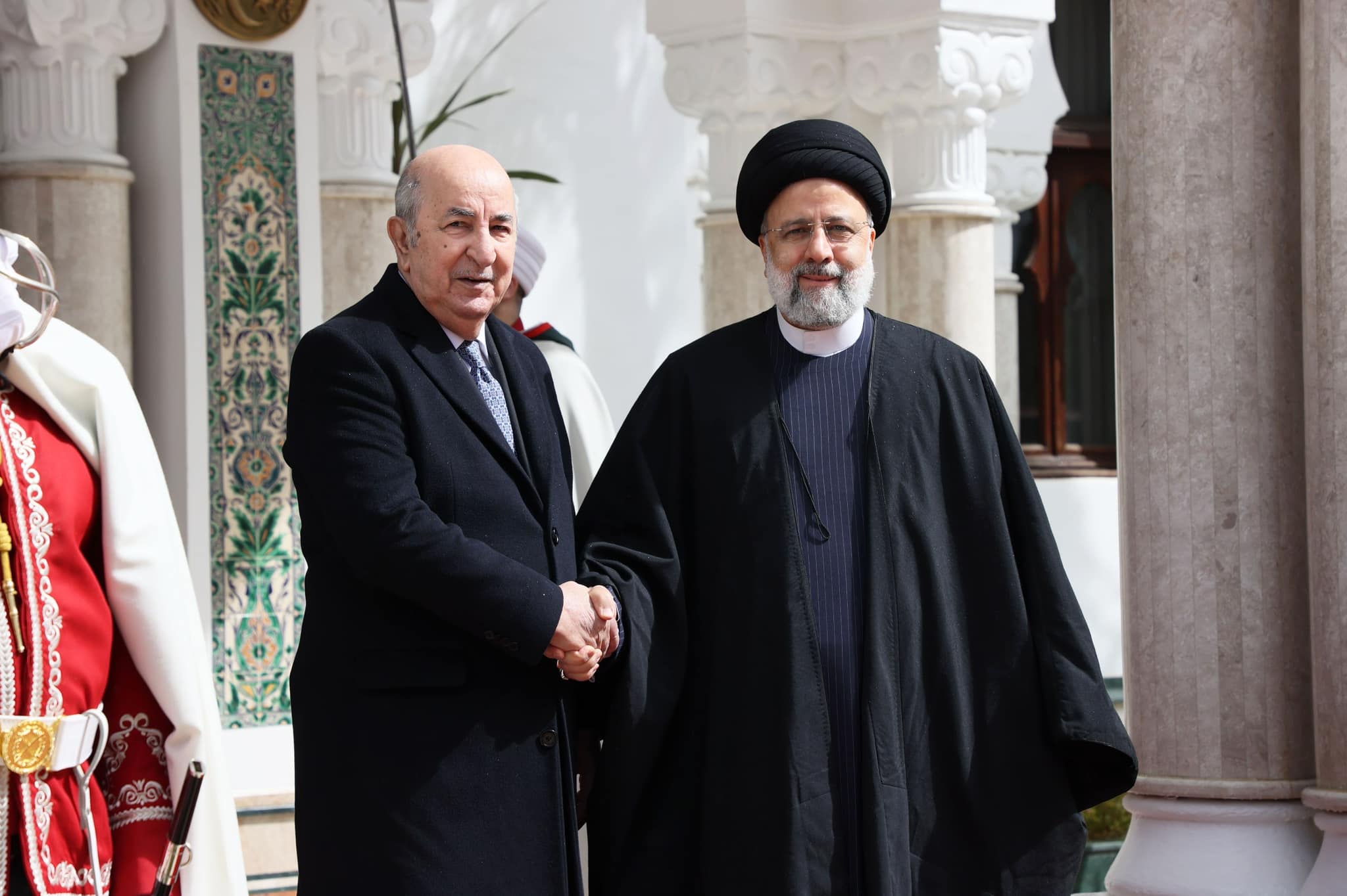 الجزائر وإيران توقعان عدة اتفاقات ومذكرات تفاهم للتعاون في مجالات مختلفة