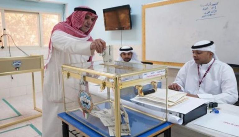 الكويت.. بدء الاقتراع بأول انتخابات برلمانية في عهد الأمير مشعل