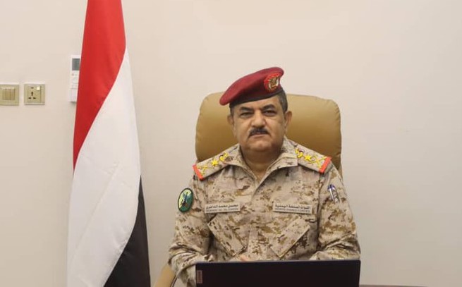 وزير الدفاع اليمني لقائد عملية “أسبيدس”: يجب دعم الجيش لتأمين الملاحة في البحر الأحمر