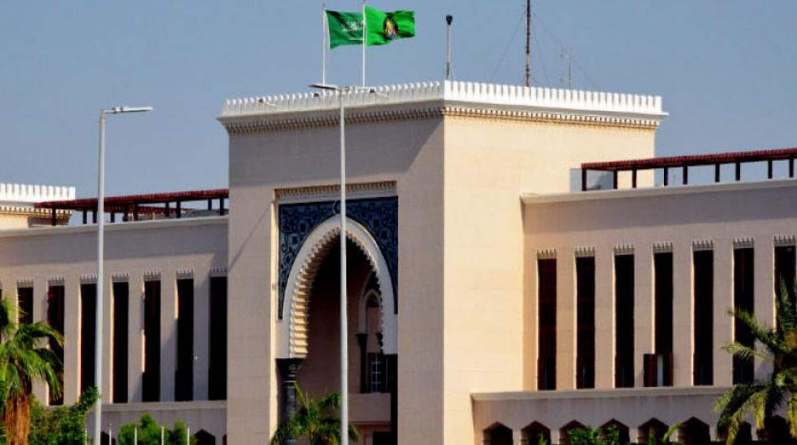 السعودية تؤكد اتخاذ الإجراءات اللازمة لسفنها في البحر الأحمر السعودية تؤكد اتخاذ الإجراءات اللازمة لسفنها في البحر الأحمر