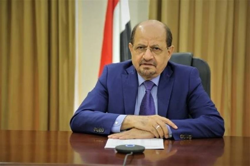 رئيس الوزراء اليمني: لن يسمح بإقامة حفلات إلى “جزر مستقلة” مالياً رئيس الوزراء اليمني: لن يسمح بإقامة حفلات إلى “جزر مستقلة” مالياً