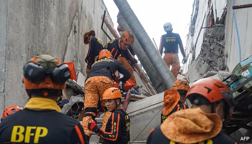 الفلبين يخلّف 41 قتيلاً وجرحى علاجاً في العراء الفلبين يخلّف 41 قتيلاً وجرحى علاجاً في العراء