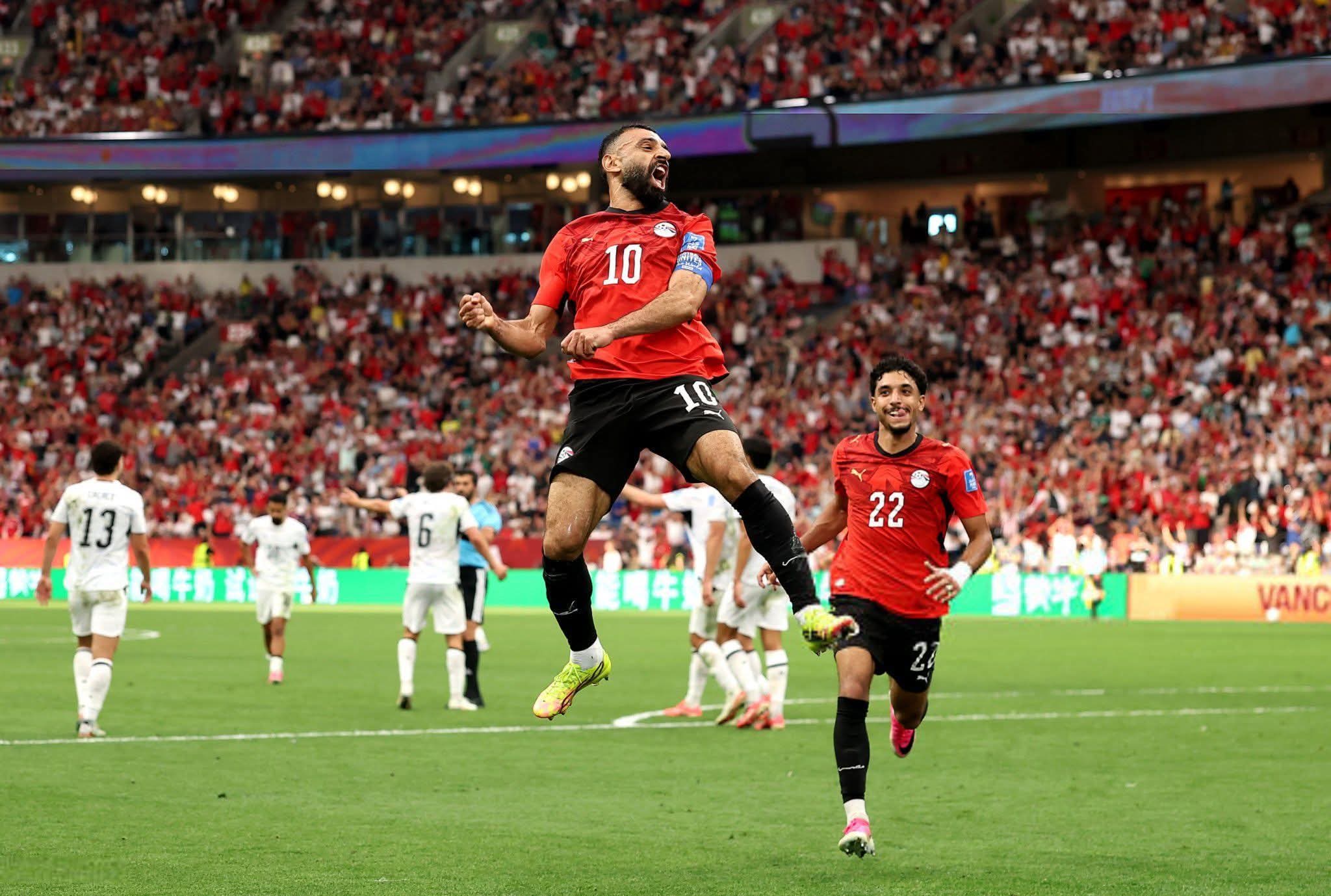 مصر تحتفل بأول ذكرى في تاريخها بكأس العالم وتعزز فرص التأهل لدور الـ32 مصر تحتفل بأول ذكرى في تاريخها بكأس العالم وتعزز فرص التأهل لدور الـ32