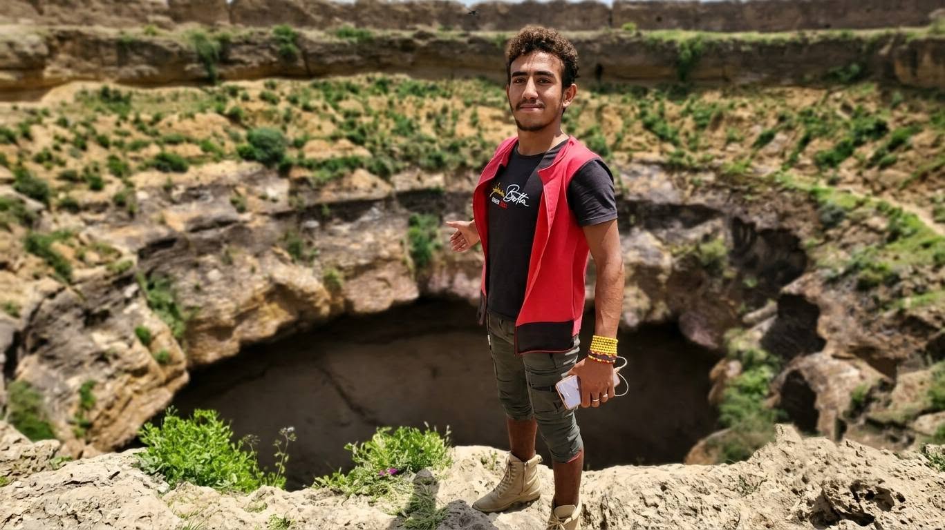 سقوط بعده في بركان دمت.. اختلاف شخصي تواصل البحث عن المغامر اليمني القاعقاع عنتر سقوط بعده في بركان دمت.. اختلاف شخصي تواصل البحث عن المغامر اليمني القاعقاع عنتر