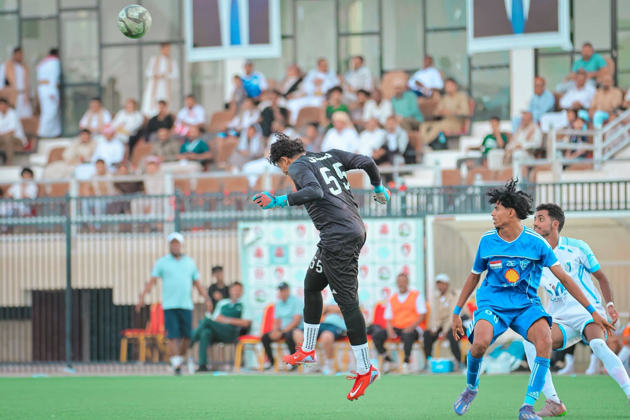 السد يمطر نظام الهلال بخماسية ويتقدم إلى المركز الثالث في الدوري اليمني