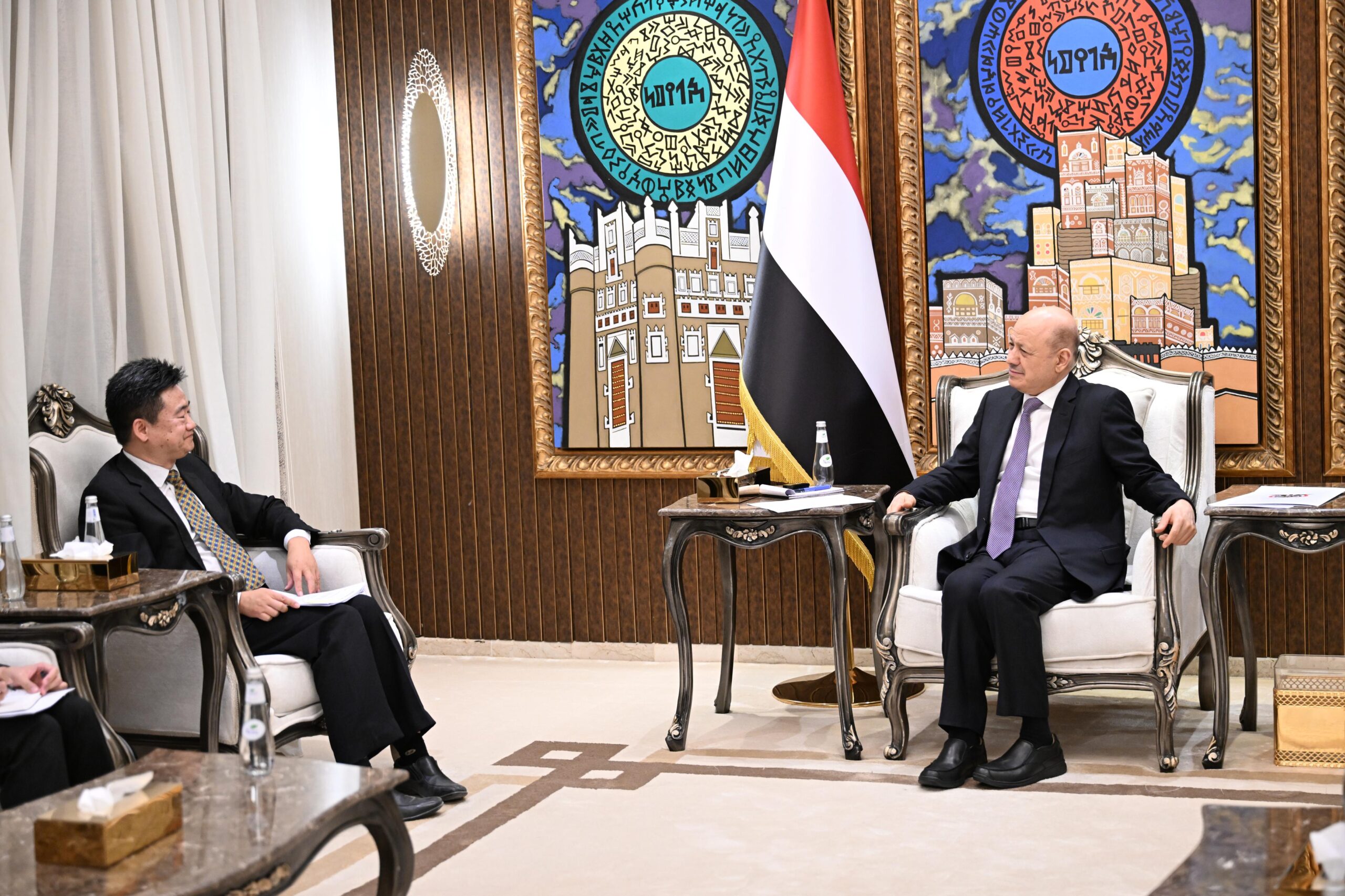 الرئيس اليمني موبايل مع بكين “النهائي” قبيل مجلس النواب الرئيس اليمني موبايل مع بكين “النهائي” قبيل مجلس النواب