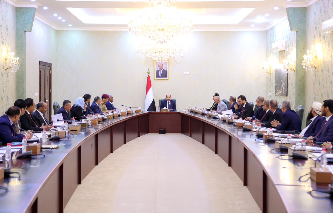 الحكومة اليمنية تقر إصلاحات هيكلية وتوجه برفع الجاهزية القتالية الحكومة اليمنية تقر إصلاحات هيكلية وتوجه برفع الجاهزية القتالية