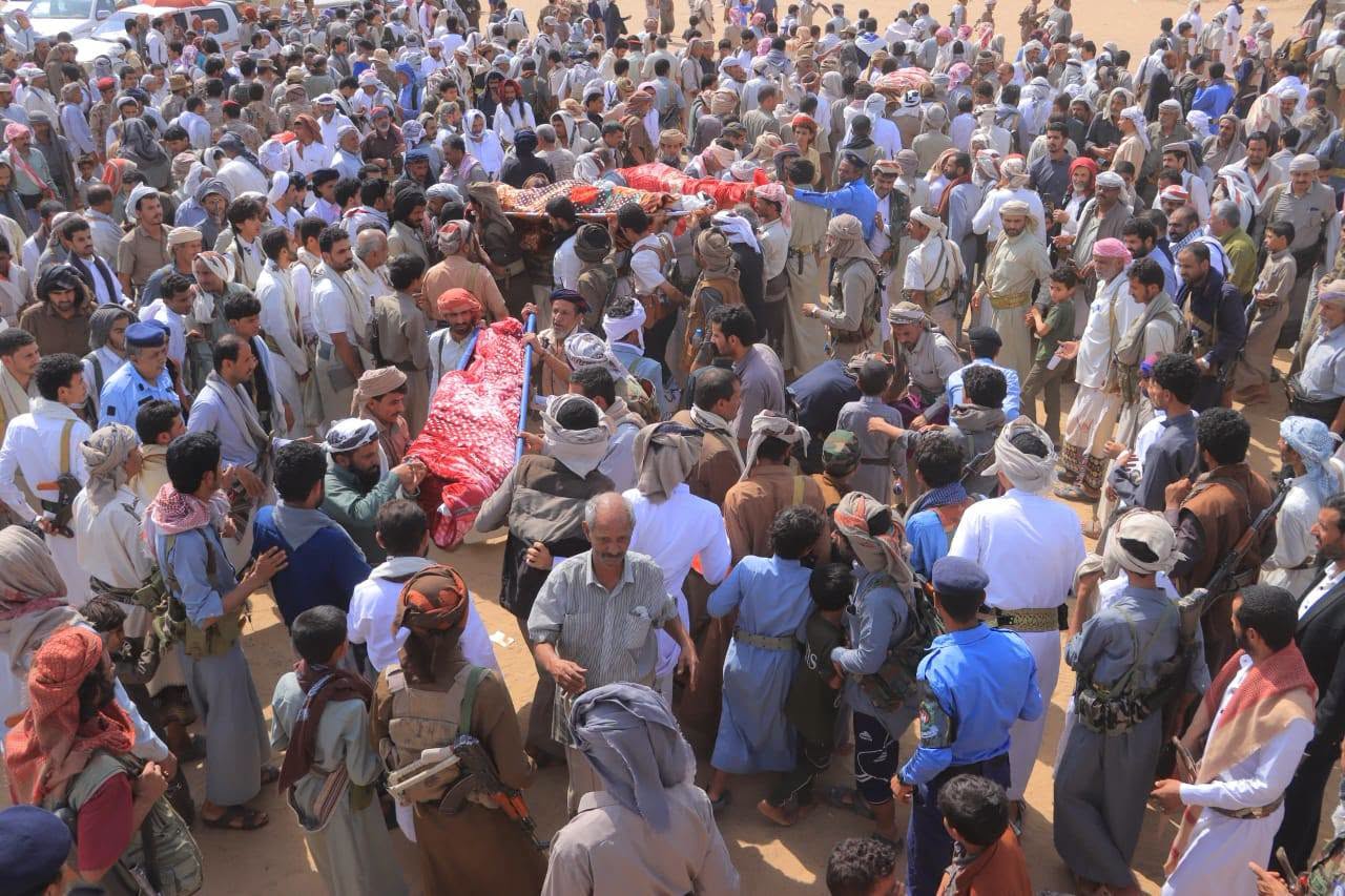 تشييع 4 من منتسبي الجيش اليمني بمأرب قتلى في مواجهات مع الحوثيين تشييع 4 من منتسبي الجيش اليمني بمأرب قتلى في مواجهات مع الحوثيين