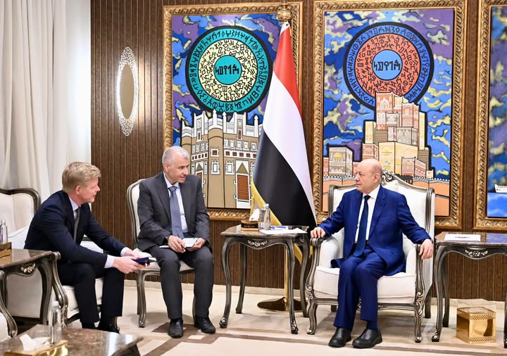 الرئيس اليمني لشركة غروندبرغ: بدأت شركة سايبر بانتهاك سيادة لا بمطار صنعاء الرئيس اليمني لشركة غروندبرغ: بدأت شركة سايبر بانتهاك سيادة لا بمطار صنعاء